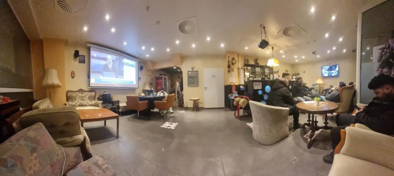 Elifim Hotel Berlin Bagian luar foto