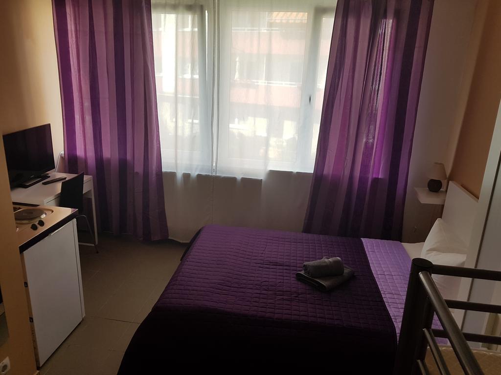 Elifim Hotel Berlin Bagian luar foto